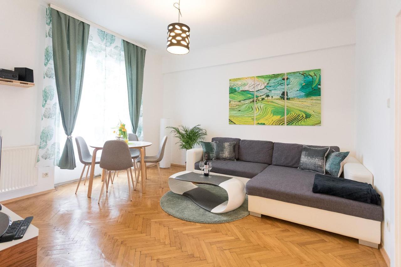 French Balcony - 45m² - Szeneviertel Apartamento *