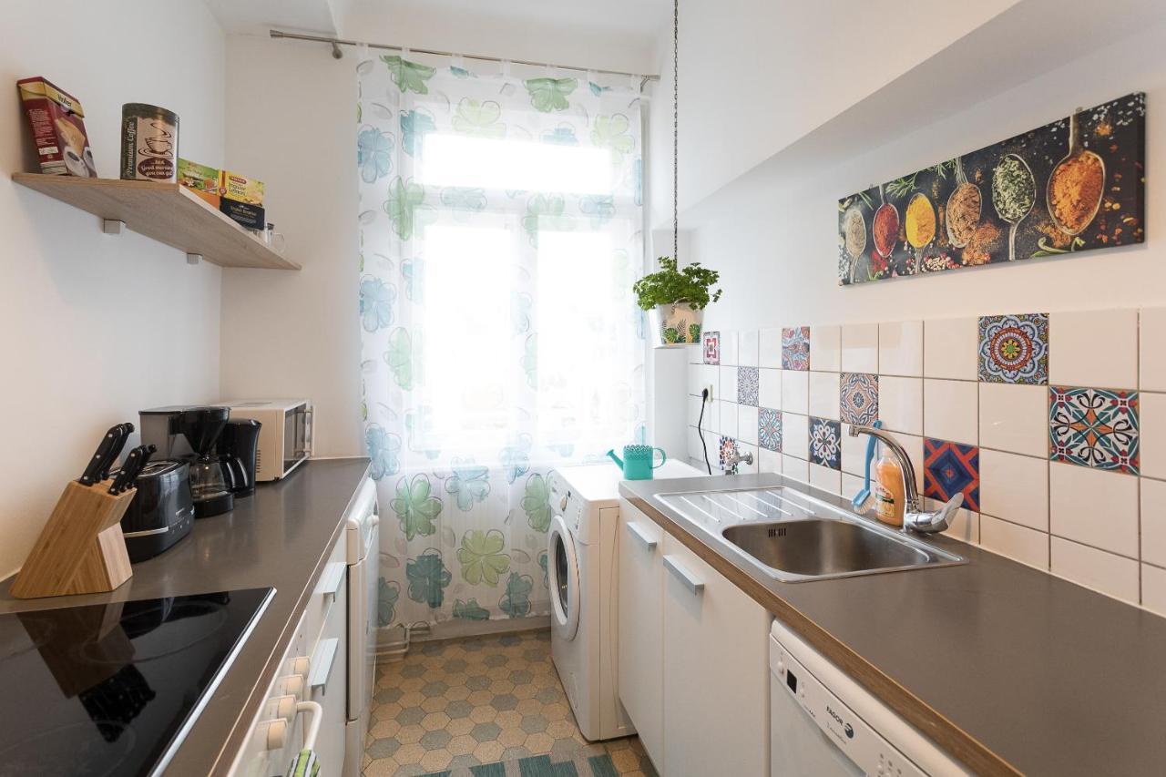 French Balcony - 45m² - Szeneviertel * Viena