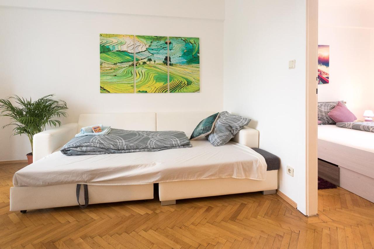 French Balcony - 45m² - Szeneviertel Apartamento Viena